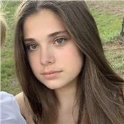 Profesora de repaso para niños de primaria